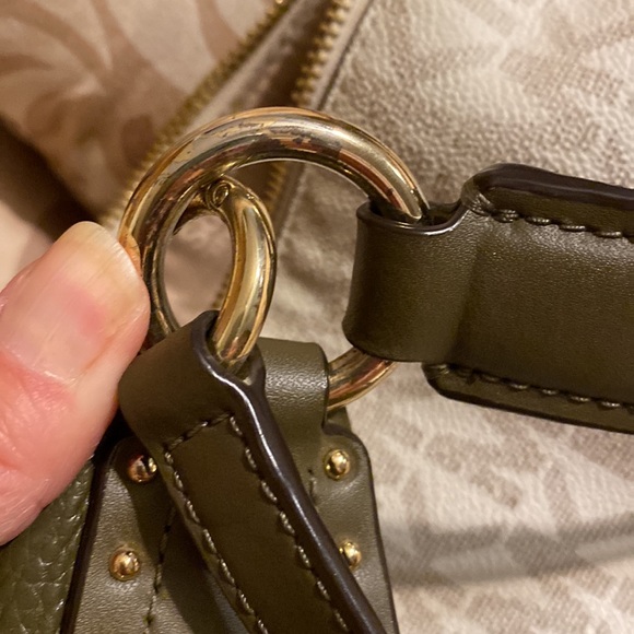 Authentic! Michael Kors Purse! - Picture 14 of 15